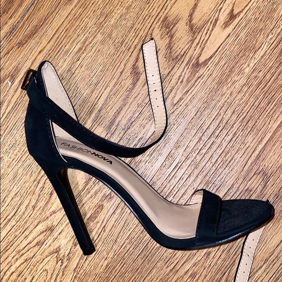 Heels - Picture 2 of 3